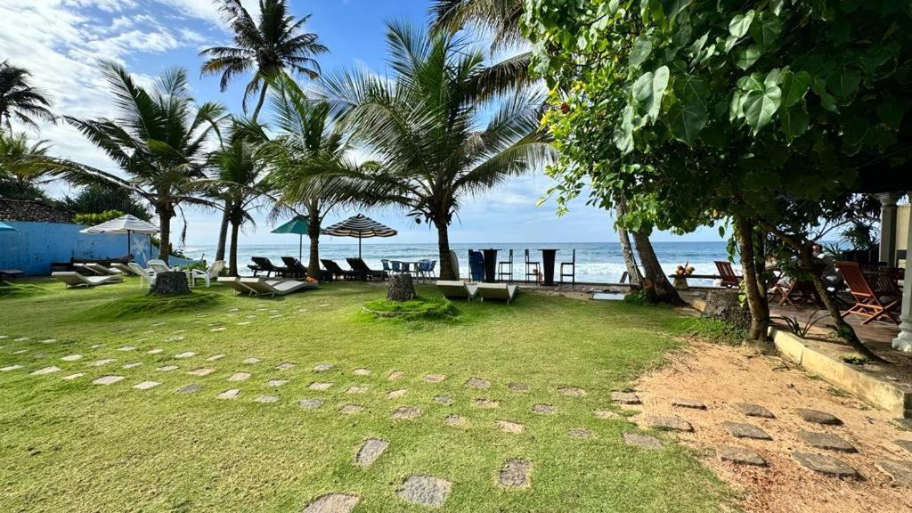Isle Of Thalpe Bed and Breakfast Unawatuna Exteriör bild