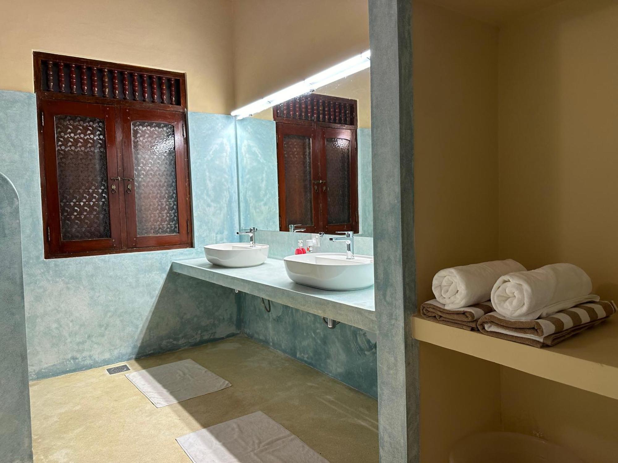 Isle Of Thalpe Bed and Breakfast Unawatuna Exteriör bild
