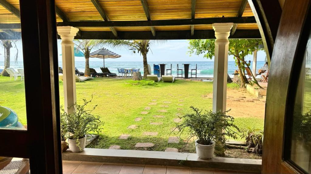 Isle Of Thalpe Bed and Breakfast Unawatuna Exteriör bild