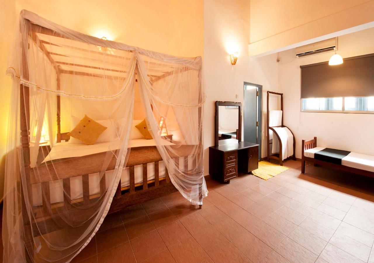 Isle Of Thalpe Bed and Breakfast Unawatuna Exteriör bild